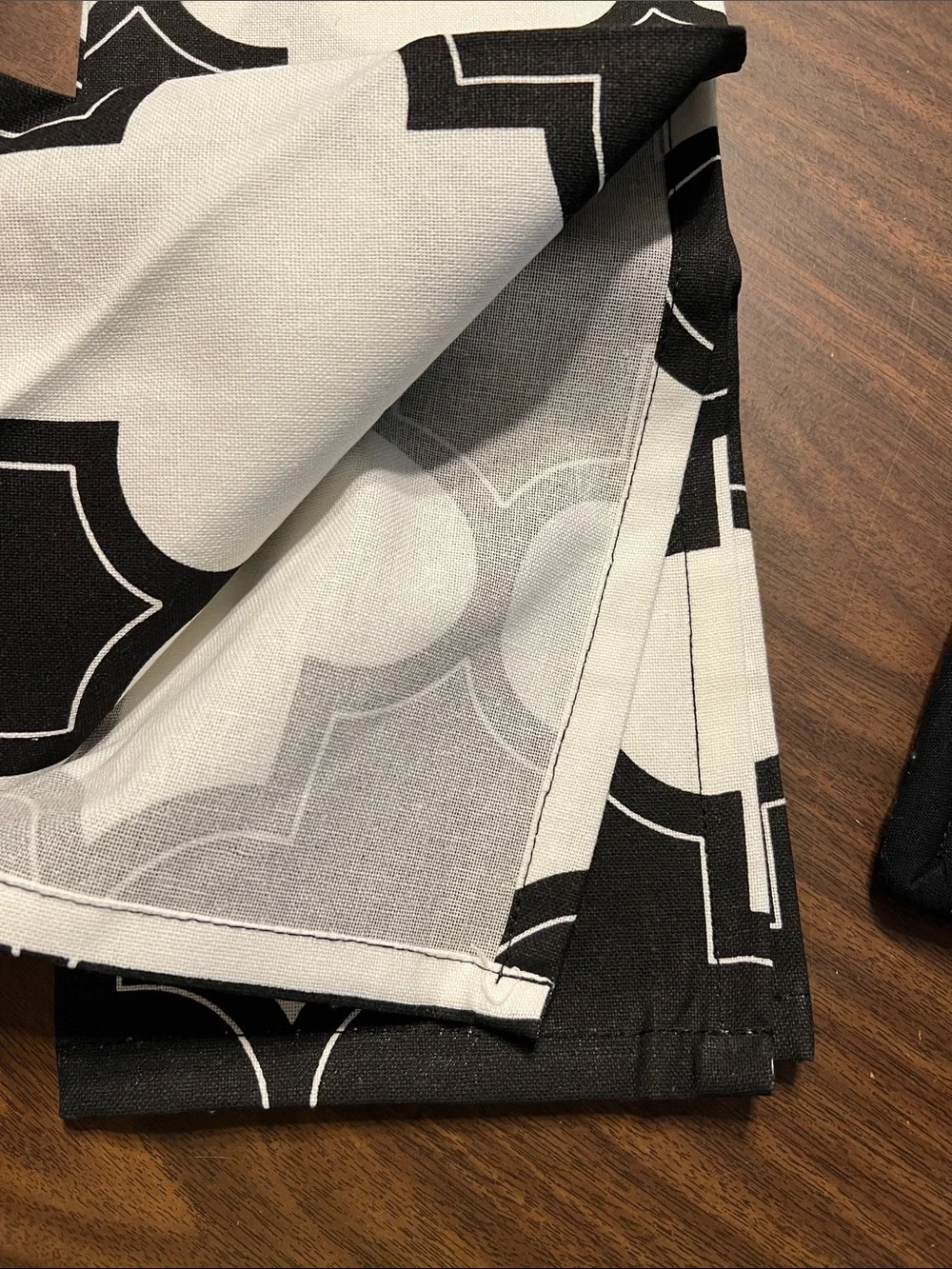 Black and White Geometric Pot Holder and Towel Set - Unbranded